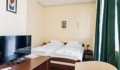 Hajnal Hotel Mez�k�vesd