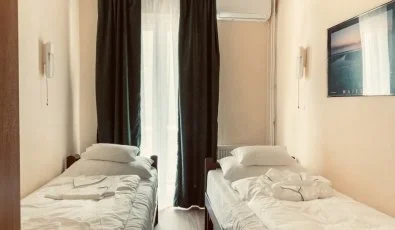 Hajnal Hotel Mez�k�vesd