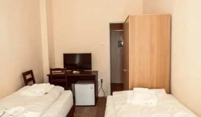 Hajnal Hotel Mez�k�vesd
