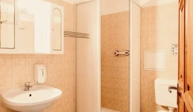 Hajnal Hotel Mez�k�vesd