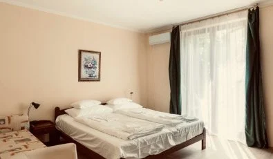 Hajnal Hotel Mez�k�vesd
