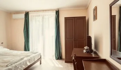 Hajnal Hotel Mez�k�vesd