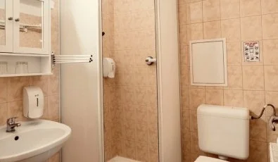 Hajnal Hotel Mez�k�vesd