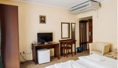 Hajnal Hotel Mez�k�vesd
