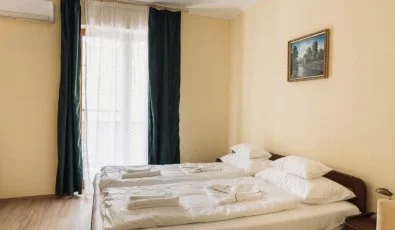 Hajnal Hotel Mez�k�vesd