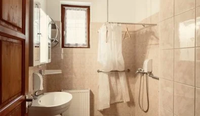 Hajnal Hotel Mez�k�vesd