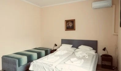 Hajnal Hotel Mez�k�vesd