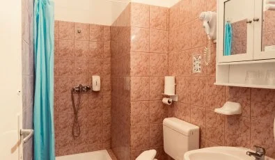 Hajnal Hotel Mez�k�vesd