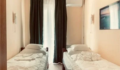 Hajnal Hotel Mez�k�vesd