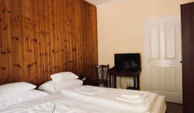 Hajnal Hotel Mez�k�vesd