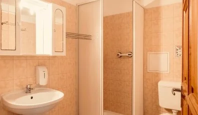Hajnal Hotel Mez�k�vesd
