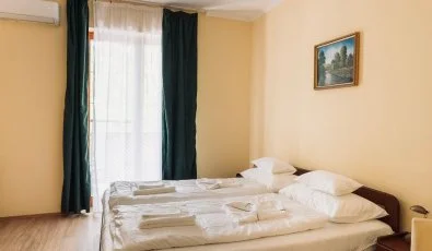 Hajnal Hotel Mez�k�vesd