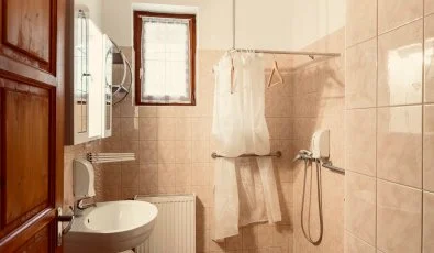Hajnal Hotel Mez�k�vesd