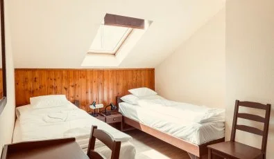 Hajnal Hotel Mez�k�vesd