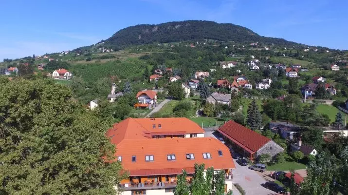 Hotel Halszkert Badacsony