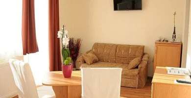 H�rom �jszak�s aj�nlat f�lpanzi�val