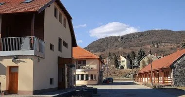 Október 23.