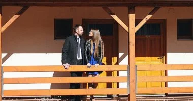 Egy �jszak�s aj�nlat f�lpanzi�val