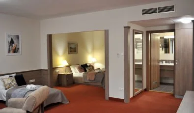 Hotel H�rom G�n�r Kecskem�t