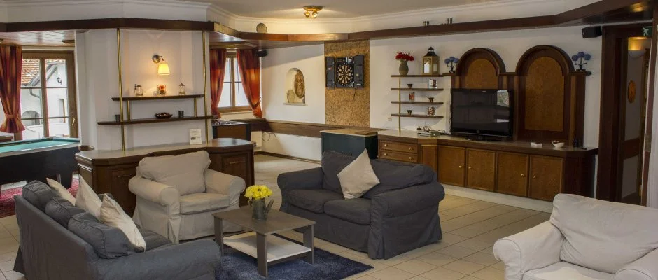 Hasik Hotel D�br�nte