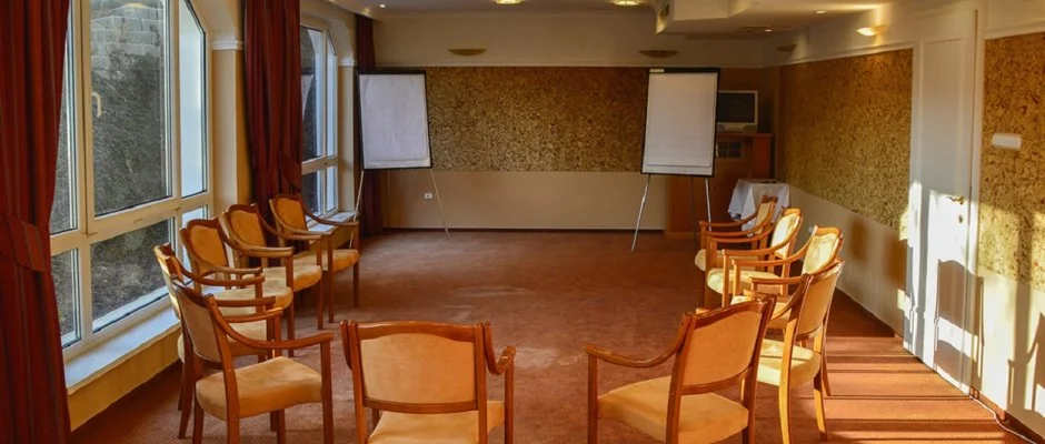 Hasik Hotel D�br�nte
