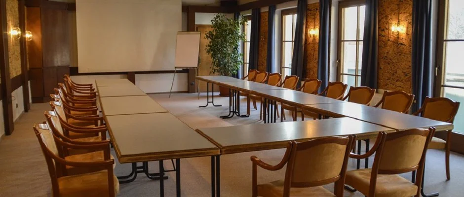 Hasik Hotel D�br�nte