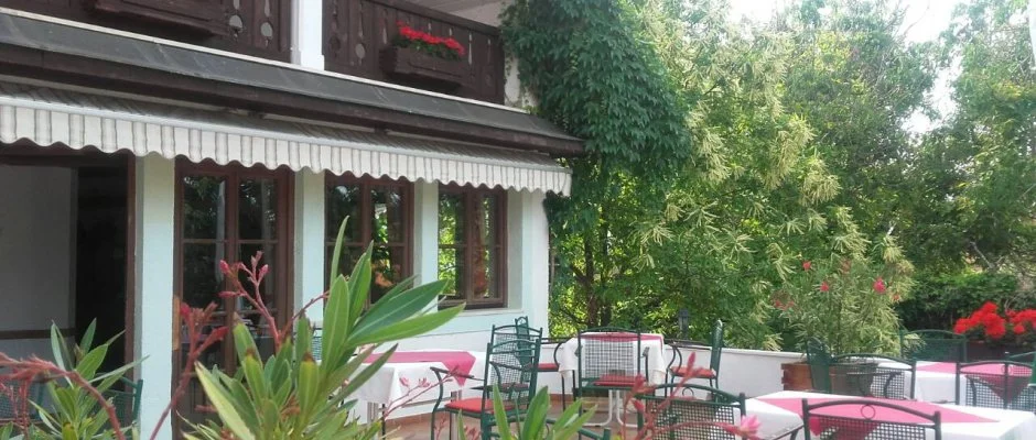 Hasik Hotel D�br�nte