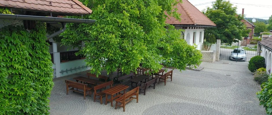 Hasik Hotel D�br�nte