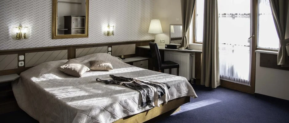 Hasik Hotel D�br�nte