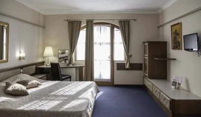 Hasik Hotel D�br�nte