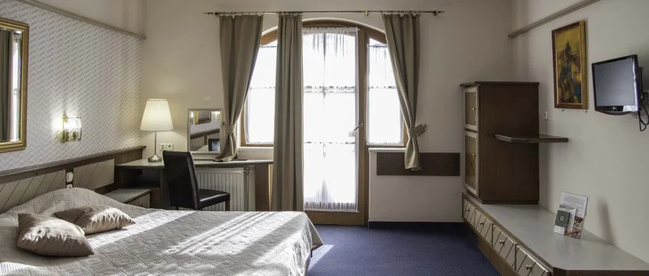 Hasik Hotel D�br�nte