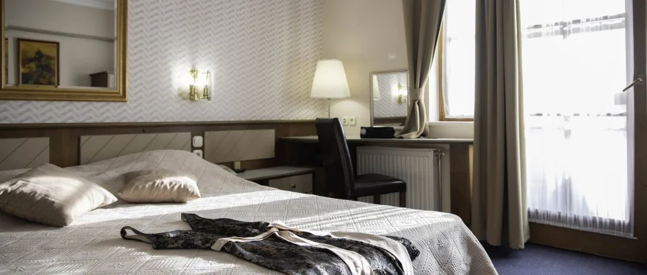 Hasik Hotel D�br�nte