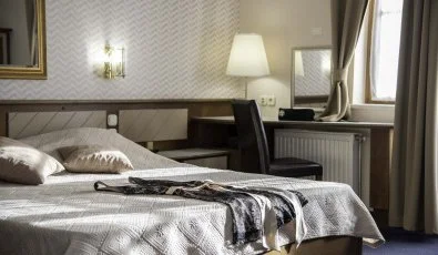 Hasik Hotel D�br�nte