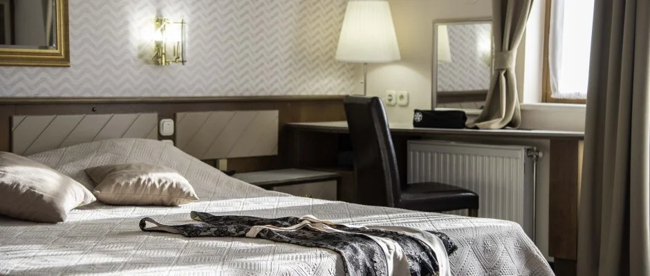 Hasik Hotel D�br�nte