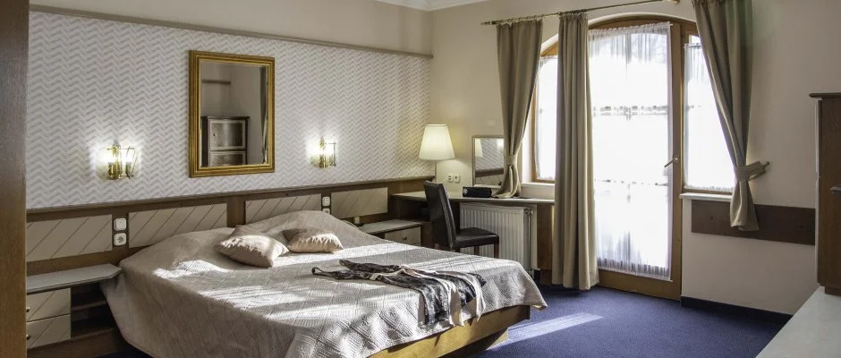 Hasik Hotel D�br�nte