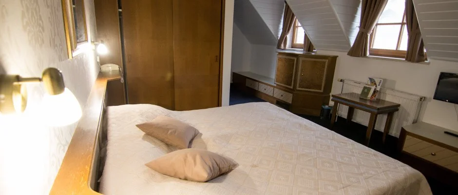 Hasik Hotel D�br�nte