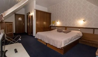 Hasik Hotel D�br�nte