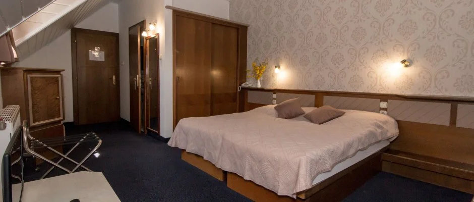 Hasik Hotel D�br�nte