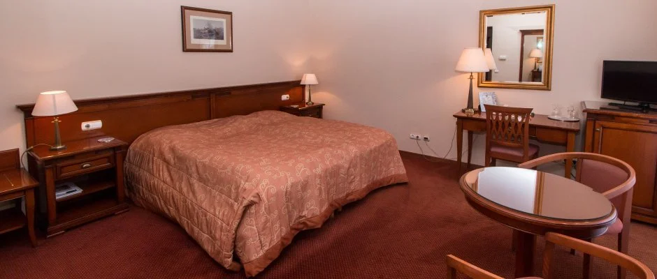 Hasik Hotel D�br�nte