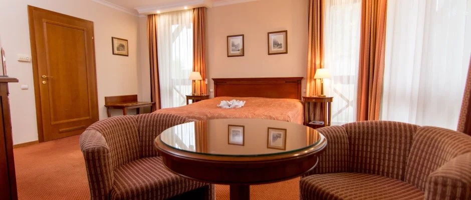 Hasik Hotel D�br�nte