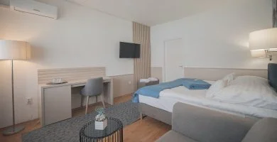 K�t �nnep k�z�tt (min. 2 �j)