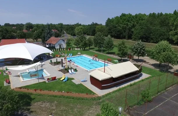 Hotel H�forr�s Gyula