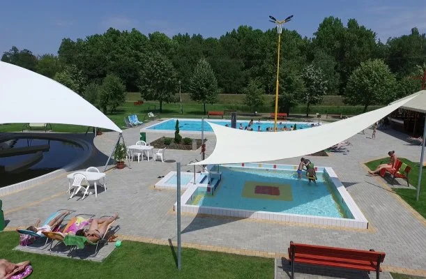 Hotel H�forr�s Gyula