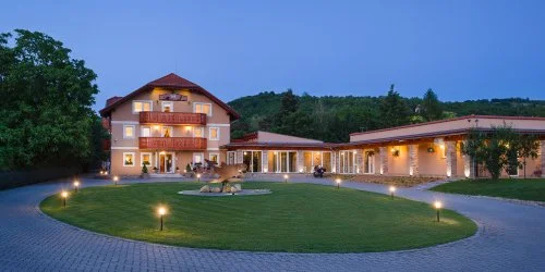 Hotel Honti Wellness �s Konferencia Sz�lloda Visegr�d