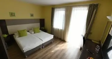 K�t �nnep k�z�tt