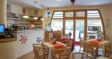 Napi r reggelivel (1 jtl)