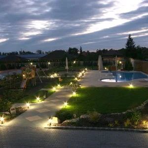  Tata - Két ünnep között