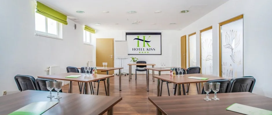 Hotel Kiss Tata
