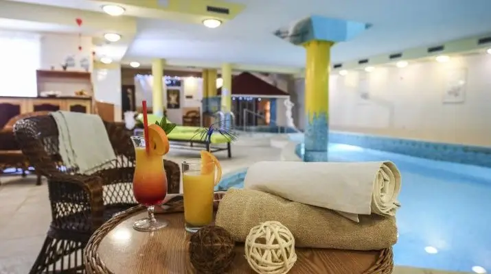 Hotel Korona Wellness, Rendezvny & Borhotel Eger