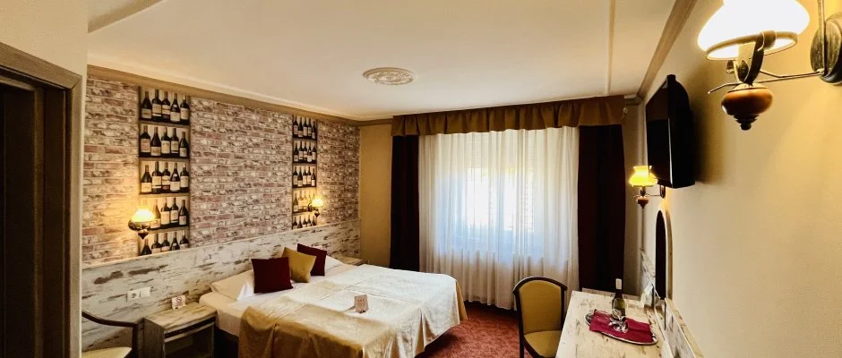 Hotel Korona Wellness, Rendezvny & Borhotel Eger